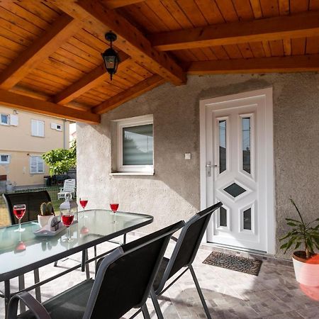 Holiday Apartment Near The Beach Fažana Kültér fotó
