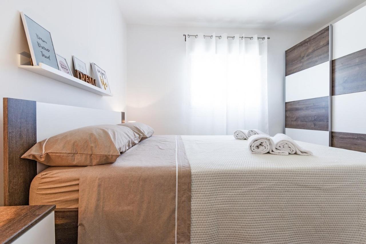 Holiday Apartment Near The Beach Fažana Kültér fotó