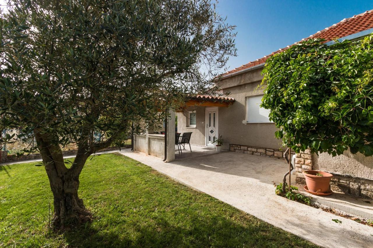 Holiday Apartment Near The Beach Fažana Kültér fotó