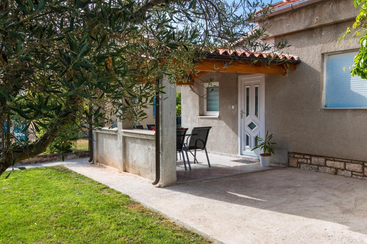 Holiday Apartment Near The Beach Fažana Kültér fotó
